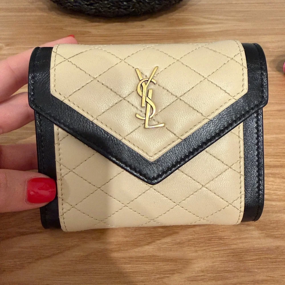 Quilted YSL Wallet - Picture 2 of 6